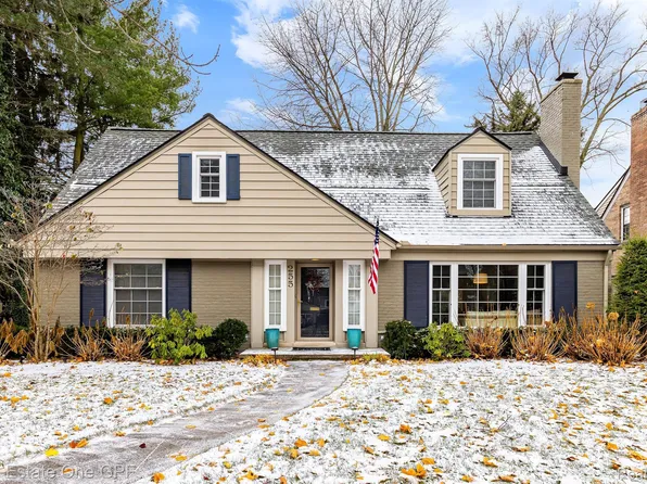 255 Hamilton Ct, Grosse Pointe Farms, MI 48236