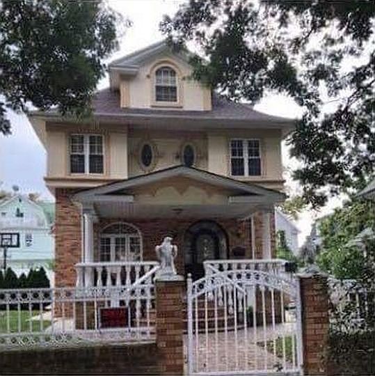 1st image of 8622 109th St