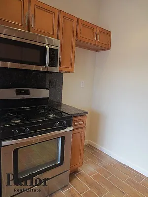 Rented by Parlor Real Estate Corp | media 29