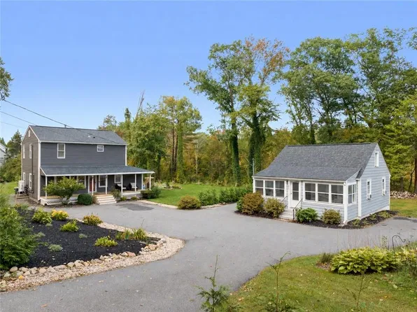 439-441 Farnum Pike, Smithfield, RI 02917