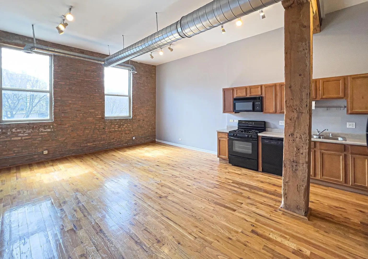1822 S Bishop St — Photo 1