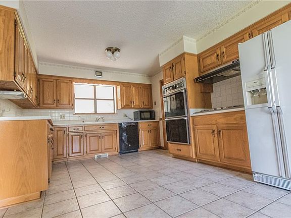 4th image of 1008 Little Flock Dr