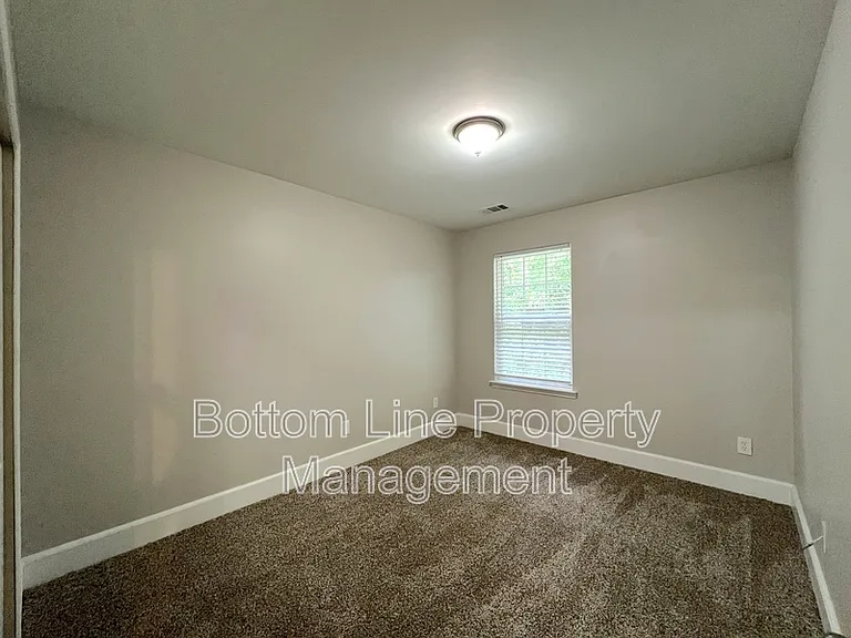 7637 Abigail Glen Dr — Photo 22