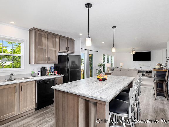 3rd image of 3363 Harbor Ct