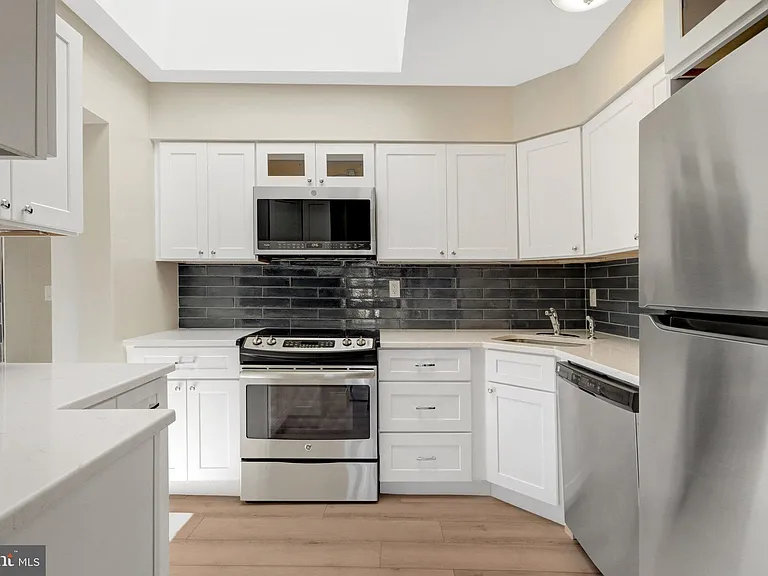 2031 Hillside Dr — Photo 72