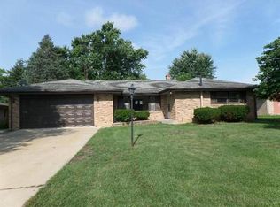 1460 Williamsburg Rd, Rockford, IL 61107