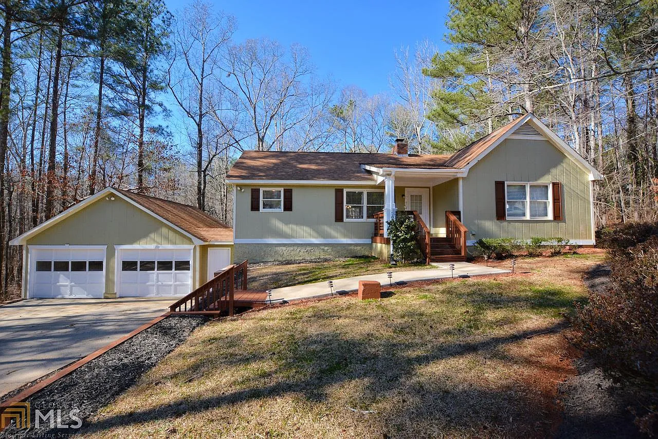 1383 Lakeview Pkwy photo 1