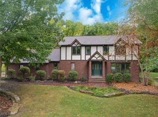 19206 Rashell Dr, Walton Hills, OH 44146