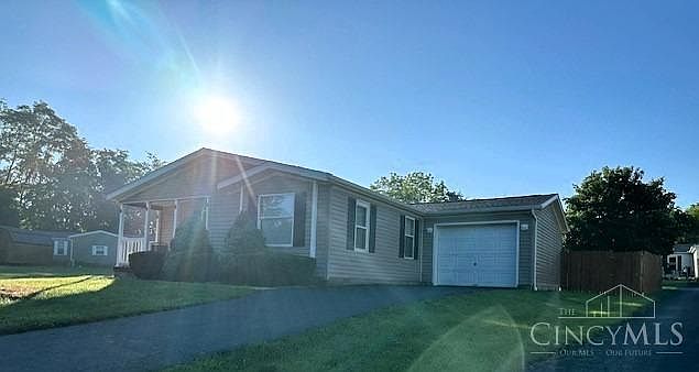 1st image of 110 Maple Run Dr