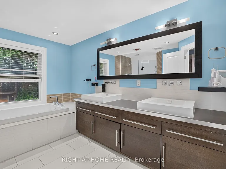 35 Brightbay Cres — Photo 26