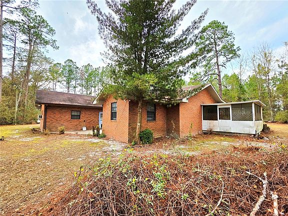 3rd image of 84 Bellefield Rd