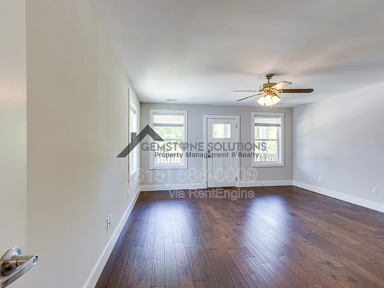 1917 Delta Ave — Photo 31