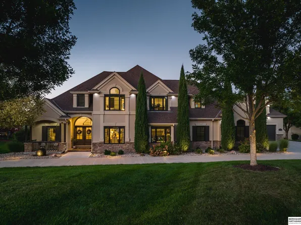 17730 S Reflection Ave, Bennington, NE 68007