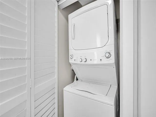 8283 NW 47th Ln — Photo 3