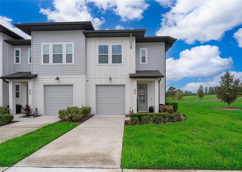 3 bed, 2.5 bath, 1580 sqft, $2,395 — Photo 1