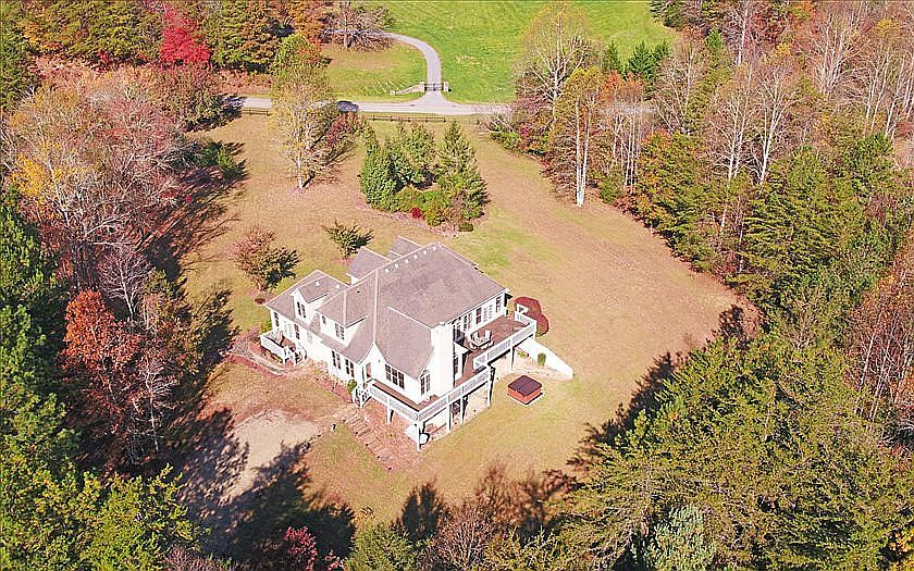 2nd image of 3965 Trackrock Gap Rd