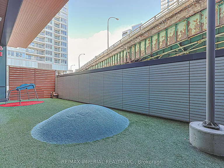 17 Bathurst St #2707 — Photo 39