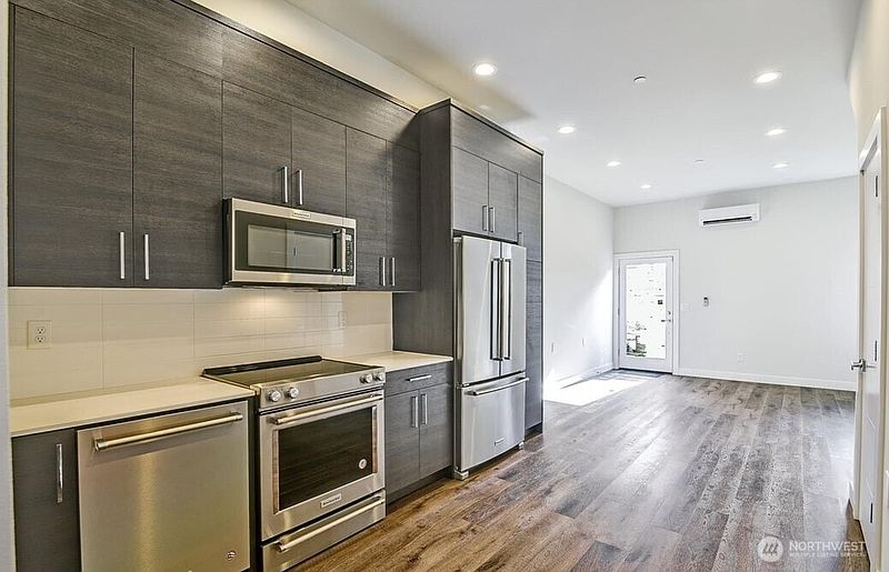3rd image of 1919 24th Avenue S #X