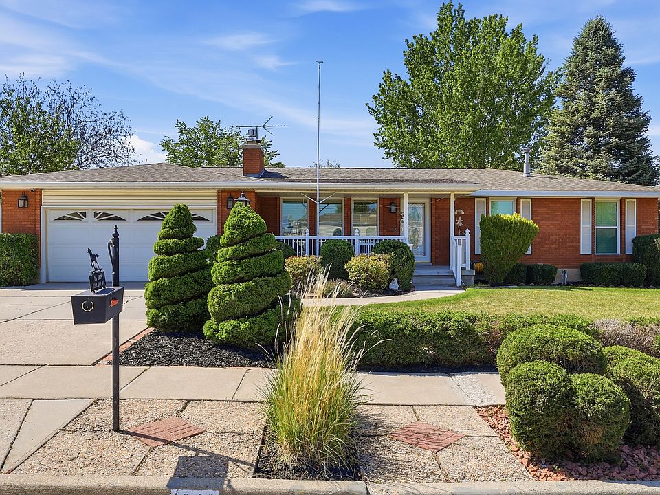 1st image of 1242 Earl Way