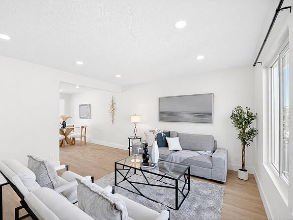 3rd image of 27799 Del Norte Ct