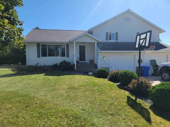 103 Kitchen St, Lime Springs, IA 52155