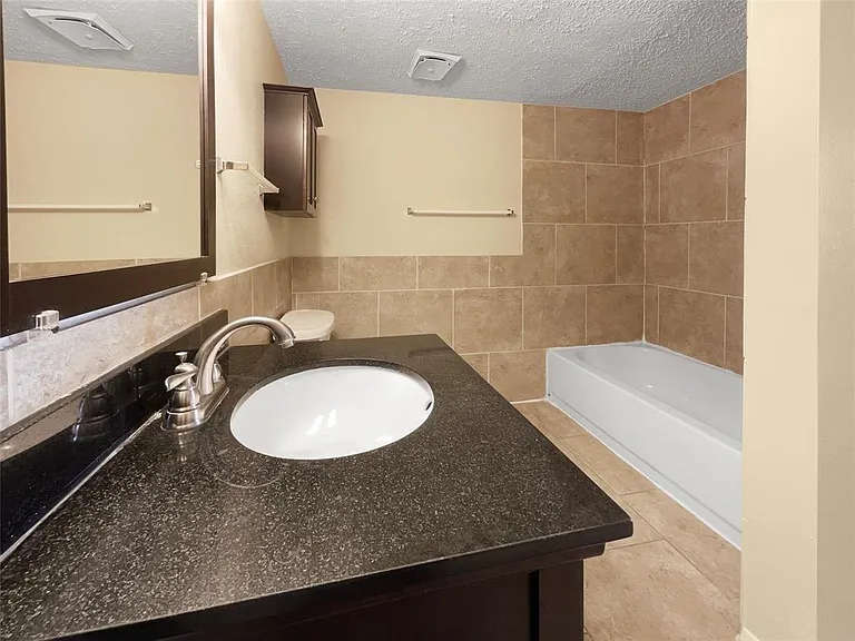 10619 Chapel Hill Dr — Photo 13
