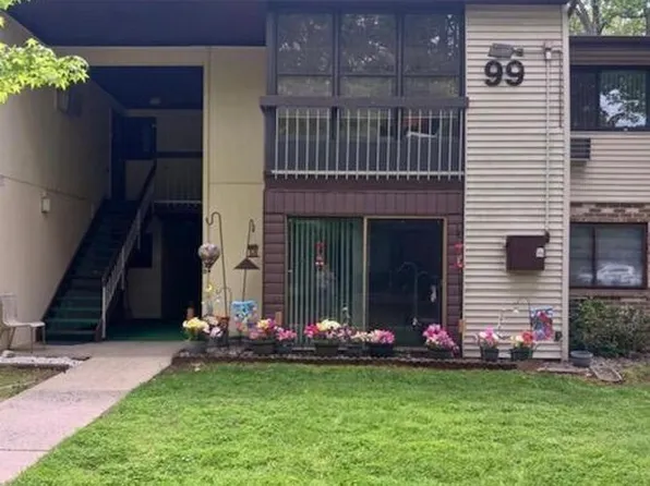 99 Arrowood Rd Unit J, Manalapan, NJ 07726