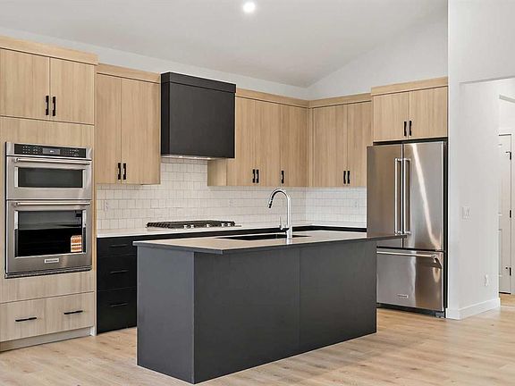 5th image of 116 NW Mitchell Walk NW