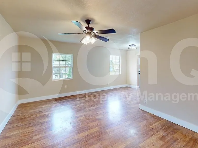 2640 Berryhill Dr — Photo 8