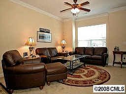 Cozy family room w/fireplace