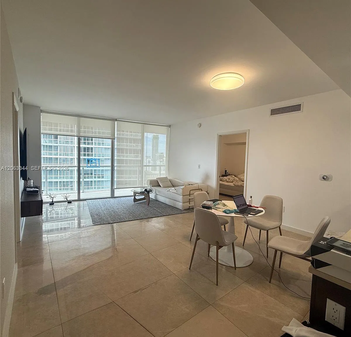 Iconbrickell Condo No 1 — Photo 3