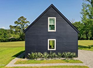 13521 Fairway Dr, Ocean Springs, MS 39564