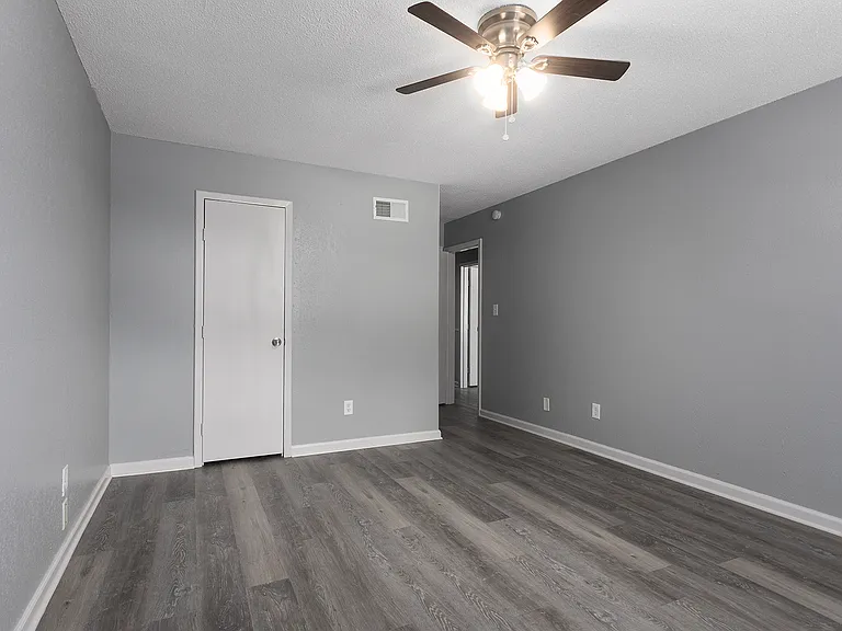 577 NW Valleybrook Rd — Photo 17