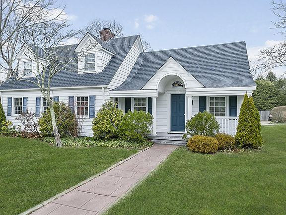 2nd image of 587 Montauk Hwy