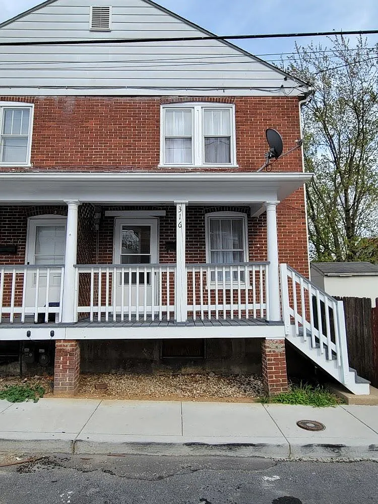 316 Fairview Ave — Photo 1