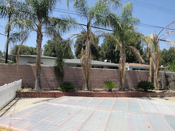 2nd image of 3682 Modesto Dr