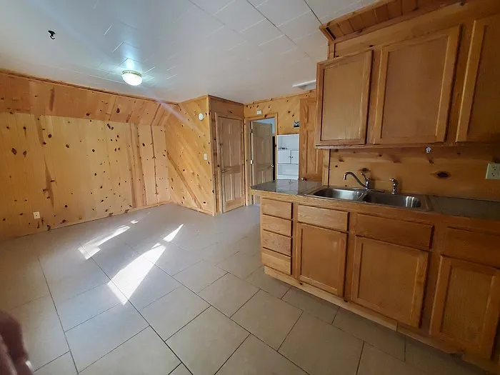 4 bed, 3.0 bath, 2032 sqft, $1,595 — Photo 4
