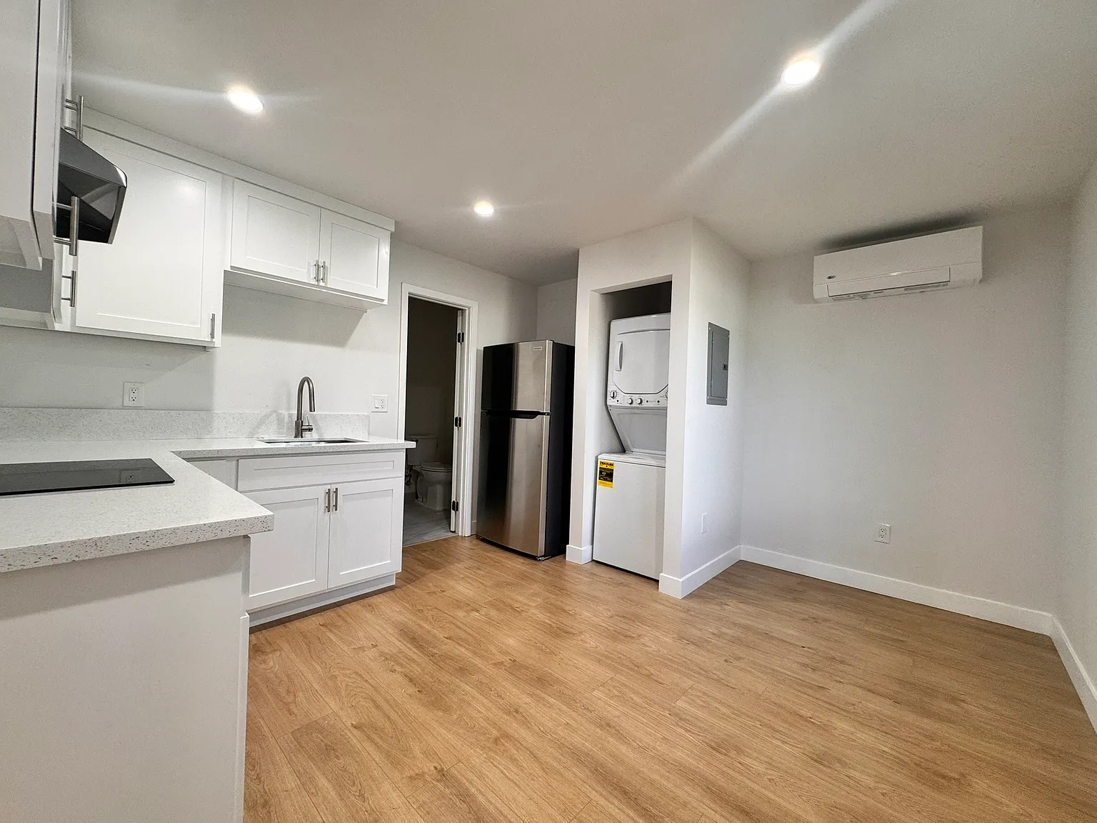 1 bed, 376 sqft, $2,000 — Photo 3