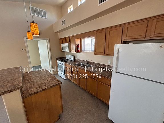 4th image of 243 W Missouri St #245