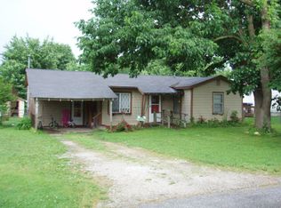 203 W Anderson St, Seymour, MO 65746