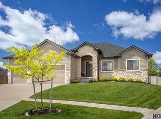 6500 Julia Cir, Lincoln, NE 68516