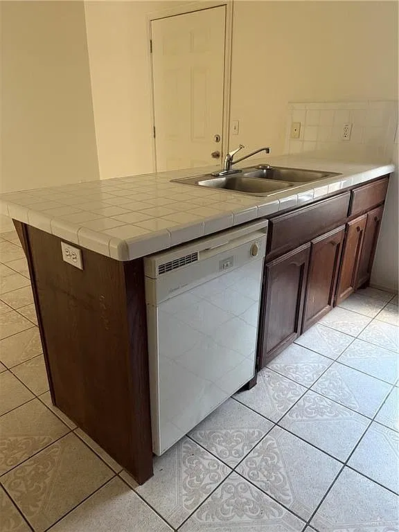 2 bed, 2.0 bath, 1106 sqft, $850 — Photo 4