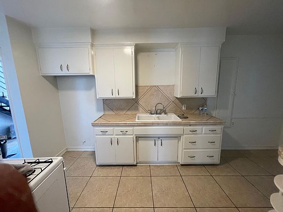 3rd image of 1105 N Garfield Ave #1105