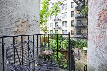 Rented by Avi Nash Associates