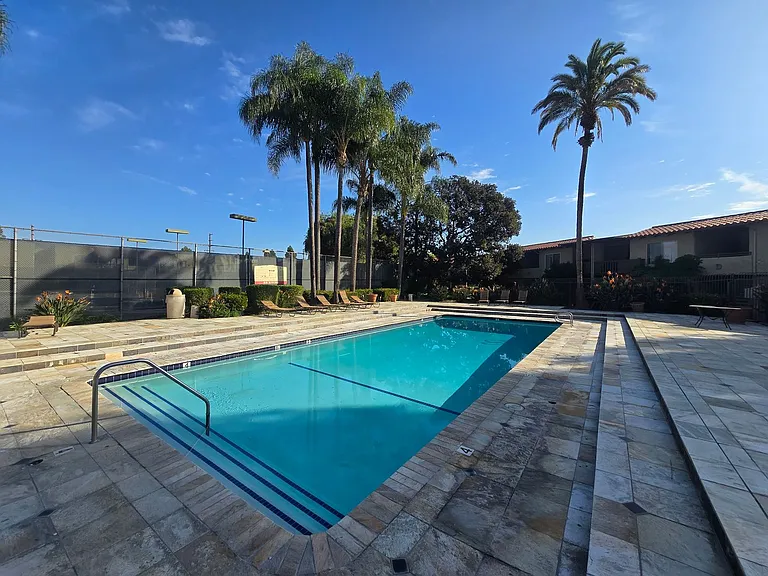 1345 Cabrillo Park Dr #E01 — Photo 15