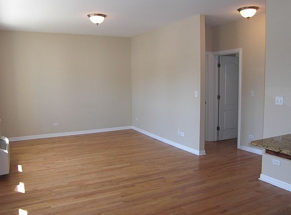 4th image of 3809 W Altgeld St APT 3W