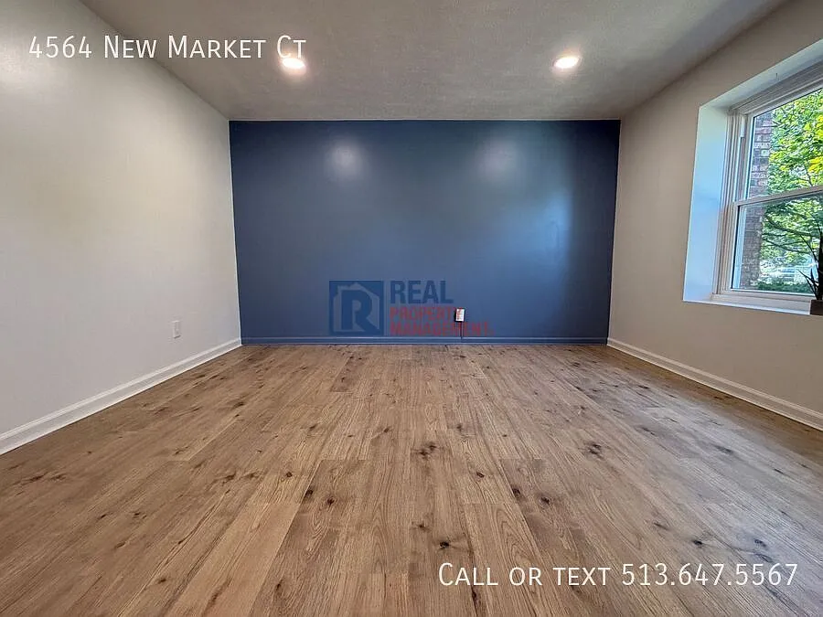 Modern 4BR Townhome — Photo 3