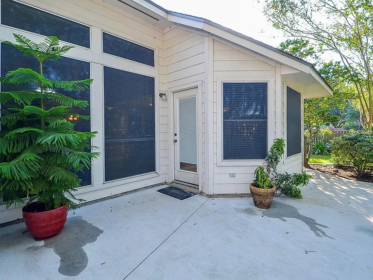 4606 Russett Ln — Photo 16