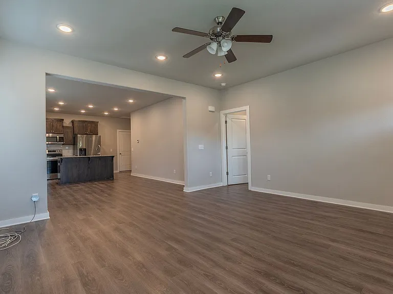 602 N Salem Rd — Photo 3