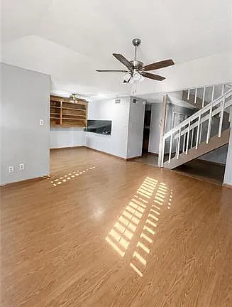 2 bed, 2.0 bath, 1200 sqft, $1,300 — Photo 2